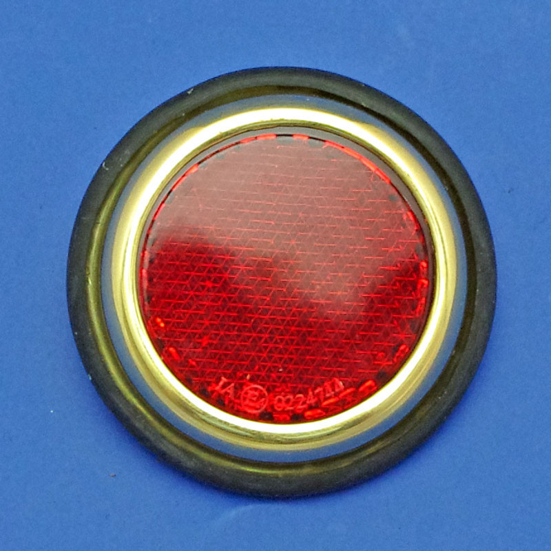 Red reflector with a shallow surround equivalent to Lucas type RER5