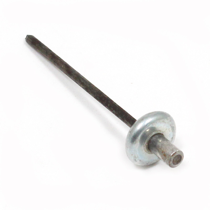 Moulding/Trim Clip - For fixing body moulding strips, 9mm gap