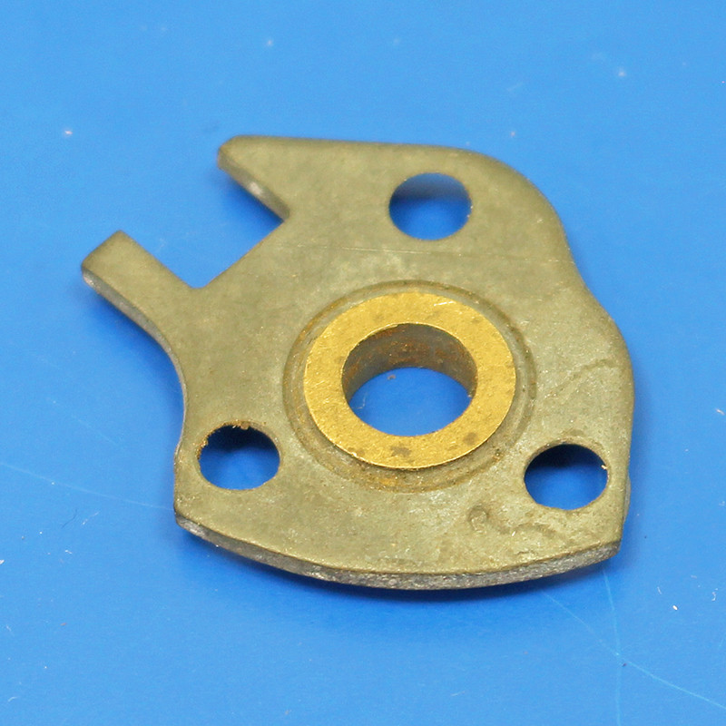 Valve retaining plate